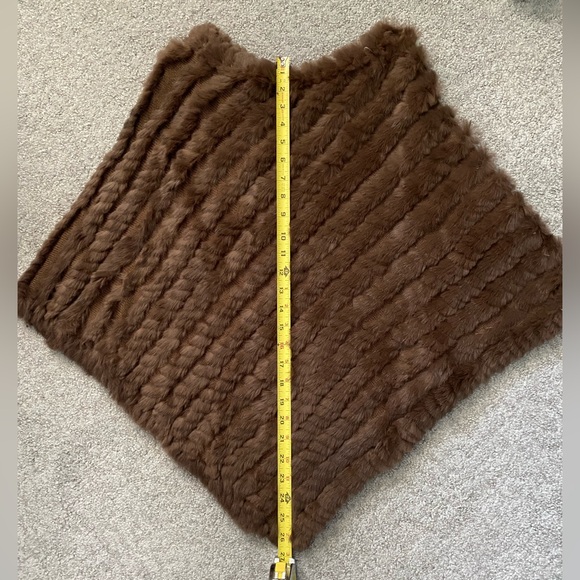 Luxurious Brown Rabbit Fur Poncho - Picture 9 of 12